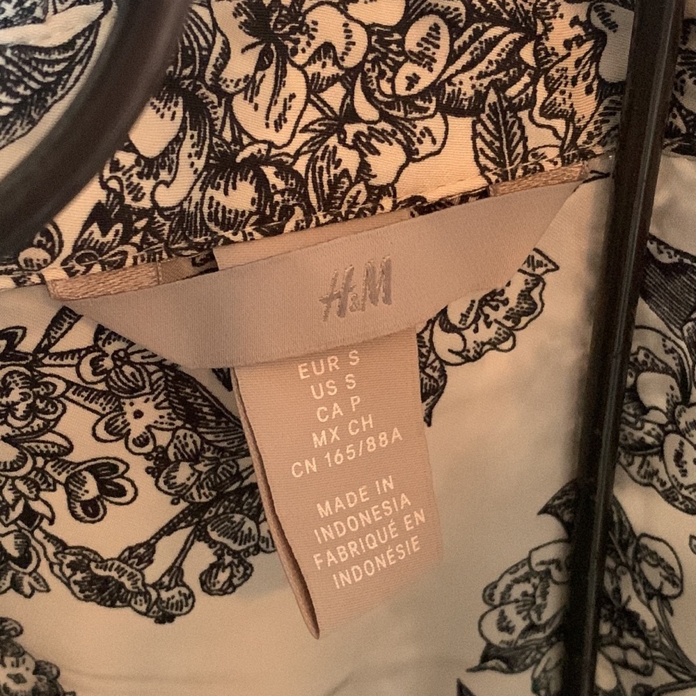 Button down blouse - Picture 3 of 4